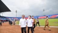 File photo: Indonesian President Joko Widodo (left) and Chairman of the Indonesian Football Association Mochamad Iriawan visited Kanjuruhan Stadium in Malang, East Java province, Indonesia, on October 5, 2022. (Reuters)