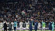 Juventus players applaud fans after the Serie A match between Juventus and Inter Milan at Allianz Stadium, Turin, Italy, November 6, 2022. (REUTERS/Massimo Pinca/File Photo)