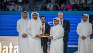 Vice President and Manager of Public and Government Affairs for ExxonMobil Qatar Rashid Al Hajri presented a recognition plaque to Chief Executive Officer of Teach For Qatar Nasser Al Jaber. 