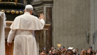 Pope Leo XIV salutes faithful during the mass for the Jubilee of digital missionaries and Catholic influencers celebrated by Filipino Cardinal Luis Antonio Tagle at St. Peters’ Basilica at the Vatican on July 29, 2025. (Photo by Alberto PIZZOLI / AFP)