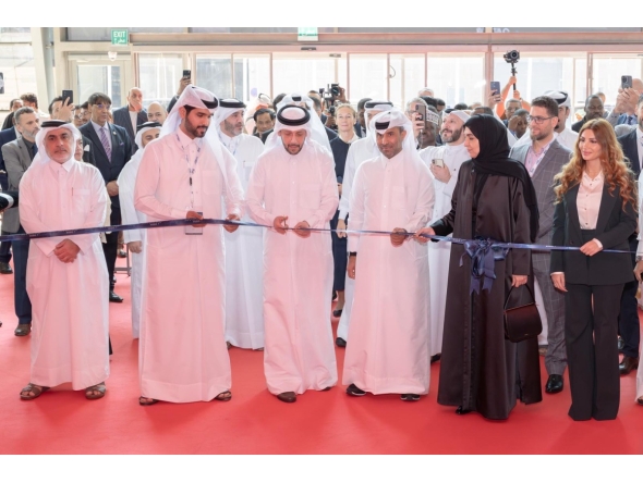 Minister of Public Health H E Mansoor bin Ebrahim bin Saad Al Mahmoud and other officials during the inauguration of the second edition of Qatar’s International Healthcare and Medical Exhibition and Conference (Qatar Medicare) yesterday. 