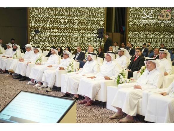 Minister of Public Health H E Mansoor bin Ebrahim bin Saad Al Mahmoud and other dignitaries at the opening session of the conference. 