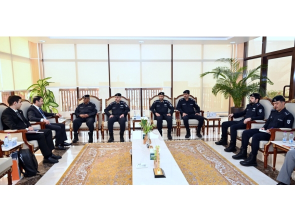 General Directorate of Civil Defence Major General Hamad Othman Al-Duhaimi with the members of the delegation from the International Civil Defence Organisation.