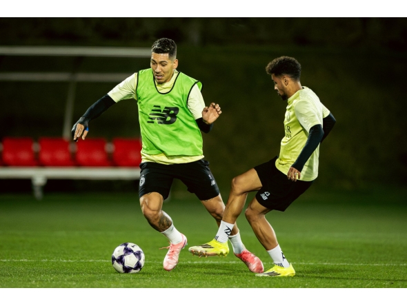 Al Sadd go into the round with a one-point lead over Al Gharafa at the top of the table.