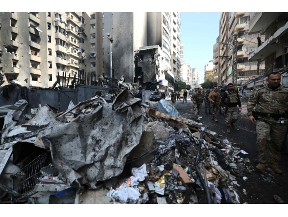 Lebanese army soldiers secure the site of an Israeli airstrike that targeted a building the day before in Beirut's Corniche al-Mazraa neighbourhood on April 9, 2026. (Photo by Ibrahim Amro / AFP)