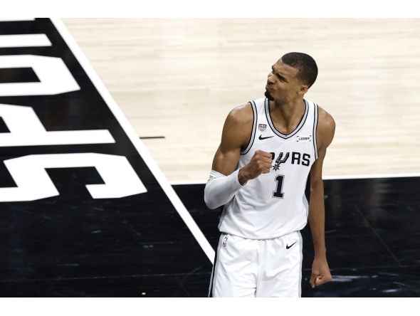  Victor Wembanyama #1 of the San Antonio Spurs reacts after his made basket during the fourth quarter against the New York Knicks in Game Two of the 2026 NBA Finals at Frost Bank Center on June 05, 2026 in San Antonio, Texas. (Photo by Ronald Cortes / GETTY IMAGES NORTH AMERICA / Getty Images via AFP)