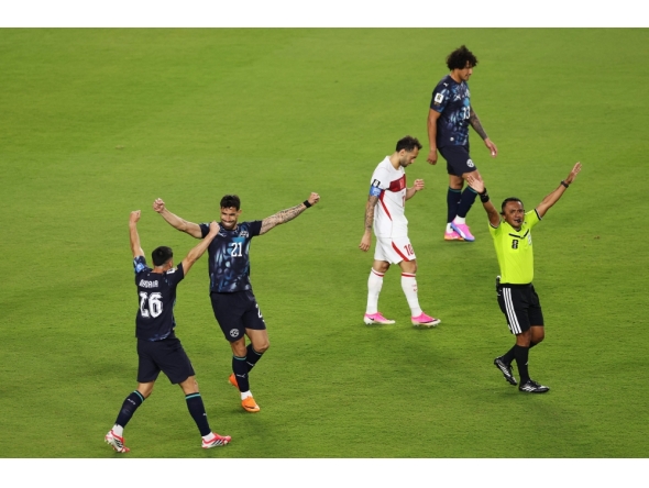 Alexandro Maidana #26 and Gabriel Avalos #21 of Paraguay celebrate after the 1-0 win in Santa Clara, California. Stu Forster/Getty Images/AFP