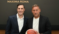 Maxima Roma's basket president Paul Matiasic (L) and former AS Roma captain Francesco Totti and Maxima Roma's new advisor, hold a press conference in Rome on September 8, 2026. (Photo by Alberto PIZZOLI / AFP)