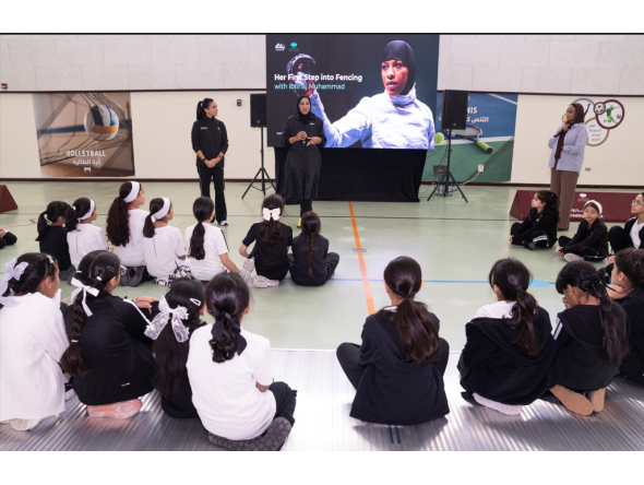 Ibtihaj Muhammad speaking to the young athletes during the Qatar Foundation’s Touché: International Fencing Day event at Education City.