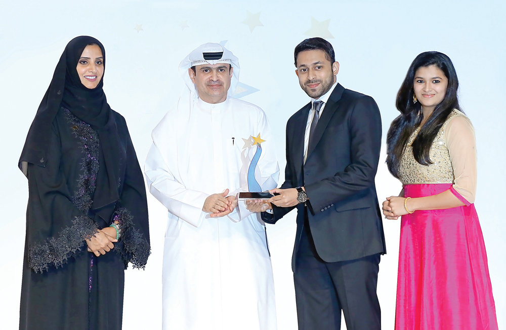 John Paul Alukkas, Executive Director, Joyalukkas Group and Sonia Alukkas, Director, Joyalukkas Group receiving the award in Dubai. 