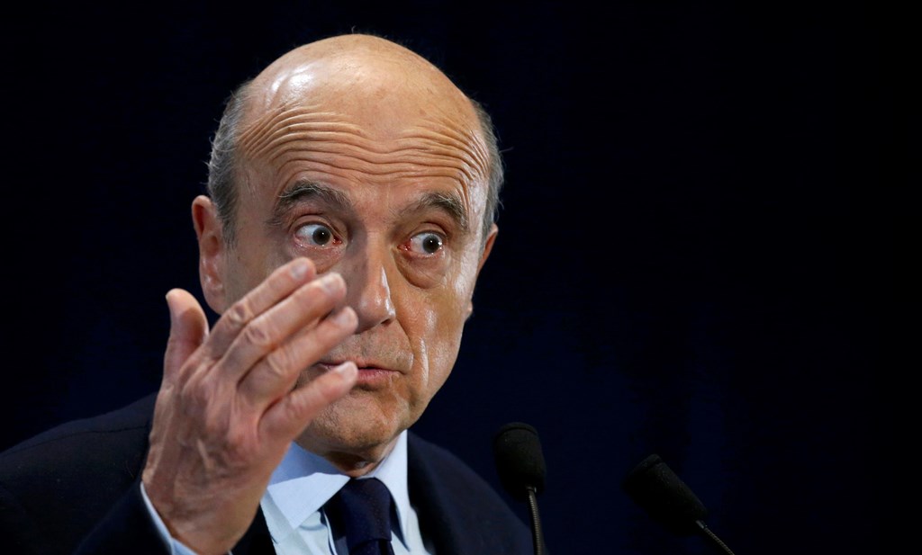 French politician Alain Juppe, current mayor of Bordeaux, member of the conservative Les Republicains political party and candidate for the centre-right presidential primary attends a rally in Lille, northern France, November 18, 2016. REUTERS/Pascal Ross