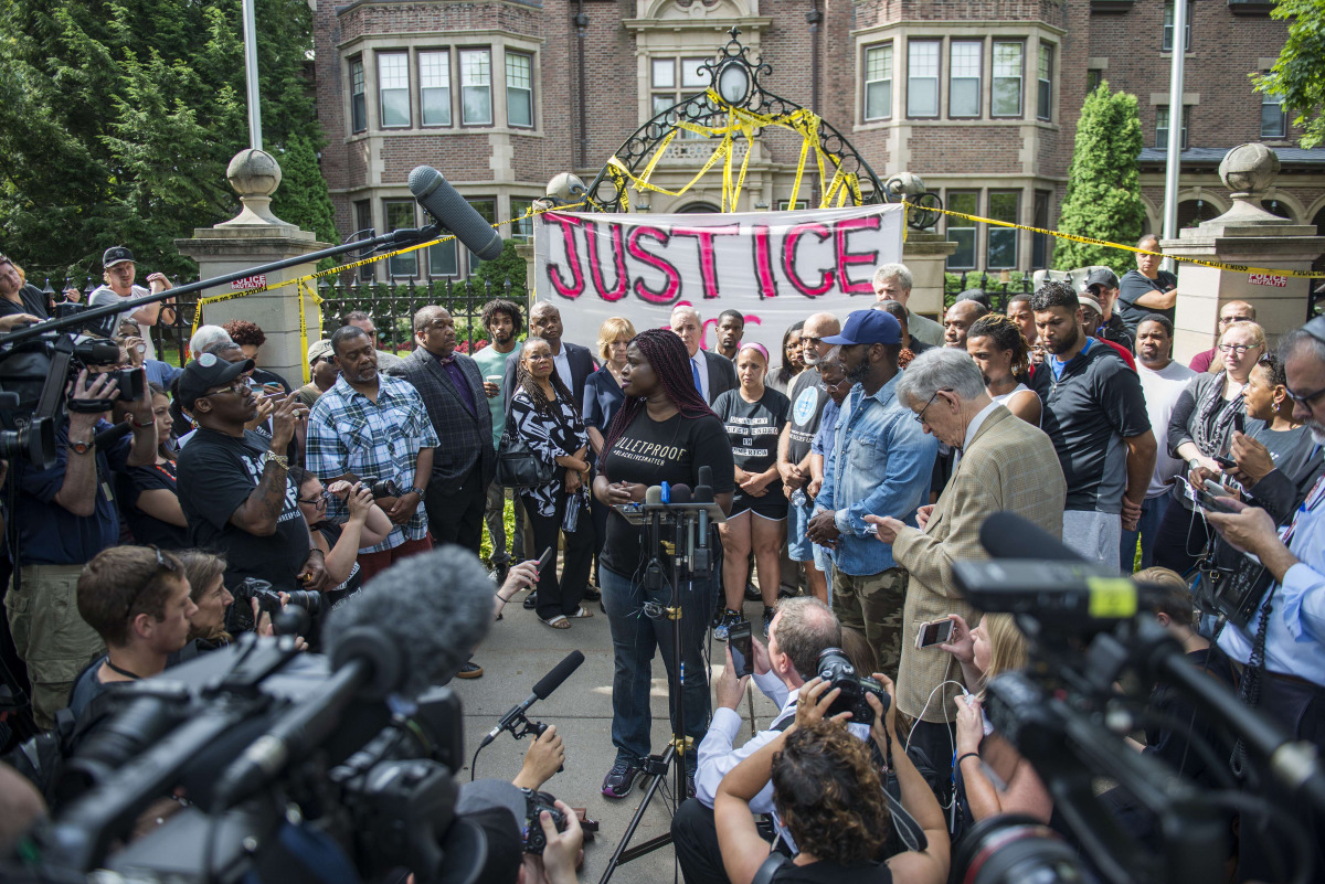 Minneapolis NAACP president Nekima Levy-Pounds speaks outside the Governors Mansion following the police shooting death of a black man on July 7, 2016 in St Paul, Minnesota.  (Stephen Maturen / Getty Images / AFP) 