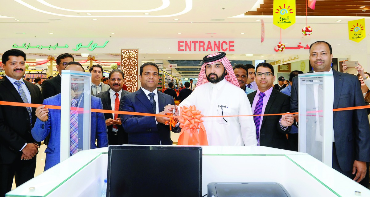 Mohamed Althaf, Director of Lulu Group International, and Abdulla Al Sada, Chairman, Al Dar Optics, Qatar, inaugurating the new branch of Al Dar Optics at the newly opened Lulu Hypermarket in Al Messila, Doha yesterday. Pic: Salim Matramkot / The Peninsul