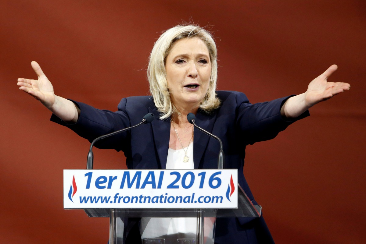 National Front political party leader Marine Le Pen delivers her speech as part of the National Front annual May Day rally in Paris, May 1, 2016 (REUTERS / Charles Platiau) 