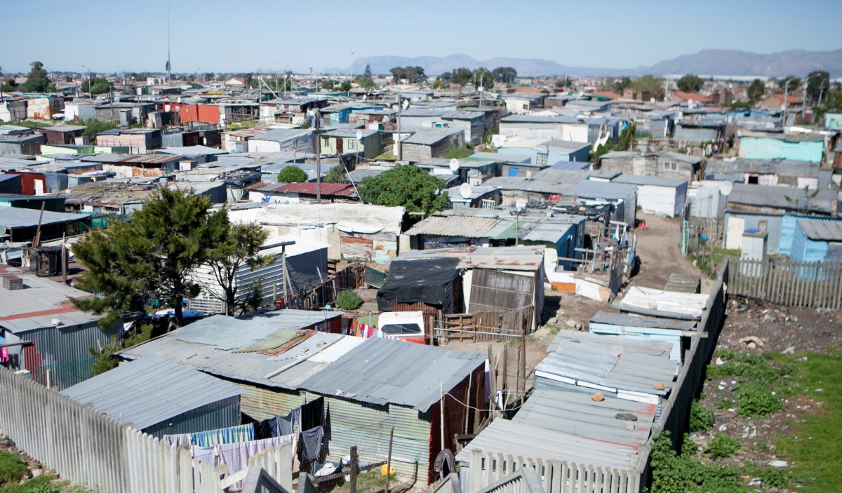 Shacks are seen at an informal settlement near Cape Town, South Africa, September 14, 2016 (Nicky Milne / Thomson Reuters Foundation)