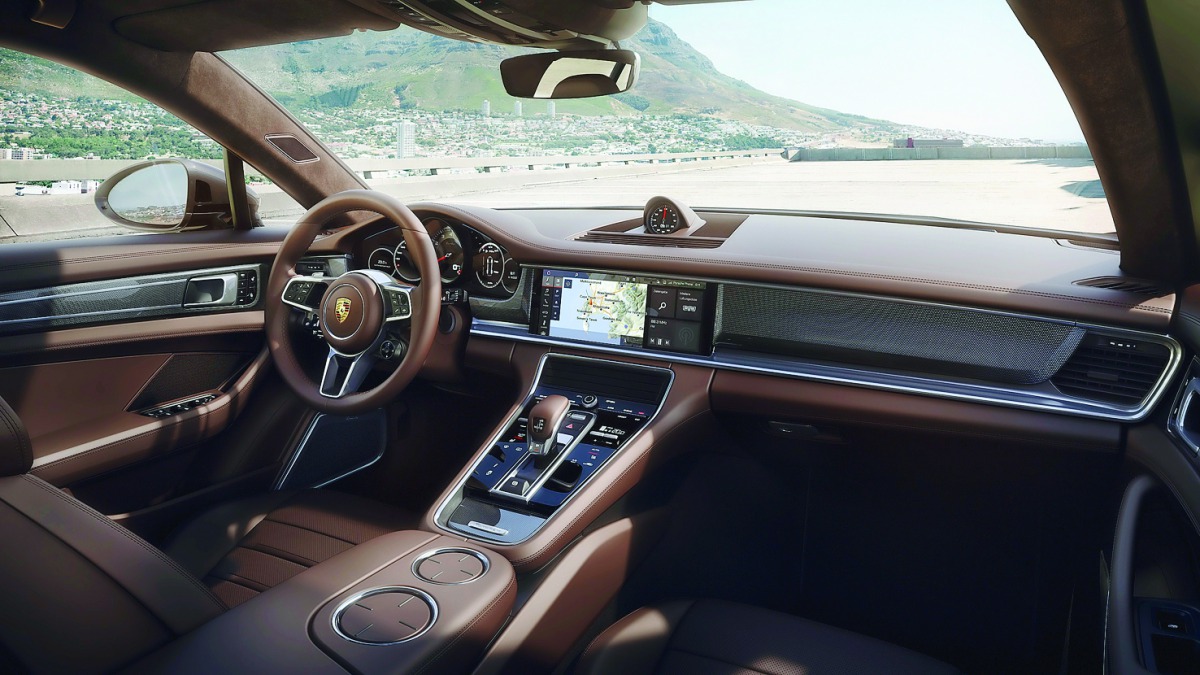 Interior of Panamera Turbo Sport Turismo.