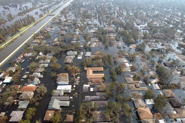 Thousands of houses in New Orleans, Louisiana remain under water one week after Hurricane Katrina went through Louisiana, Mississippi, and Alabama in this September 5, 2005 file photo. REUTERS/Allen Fredrickson