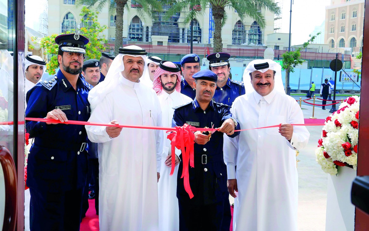 Brigadier Muhammad Ahmad Al Ateeq, Director General of the General Directorate of Passports, inaugurating the service centre in the presence of directors of departments at MoI and representatives of various ministries, government bodies and UDC) officials