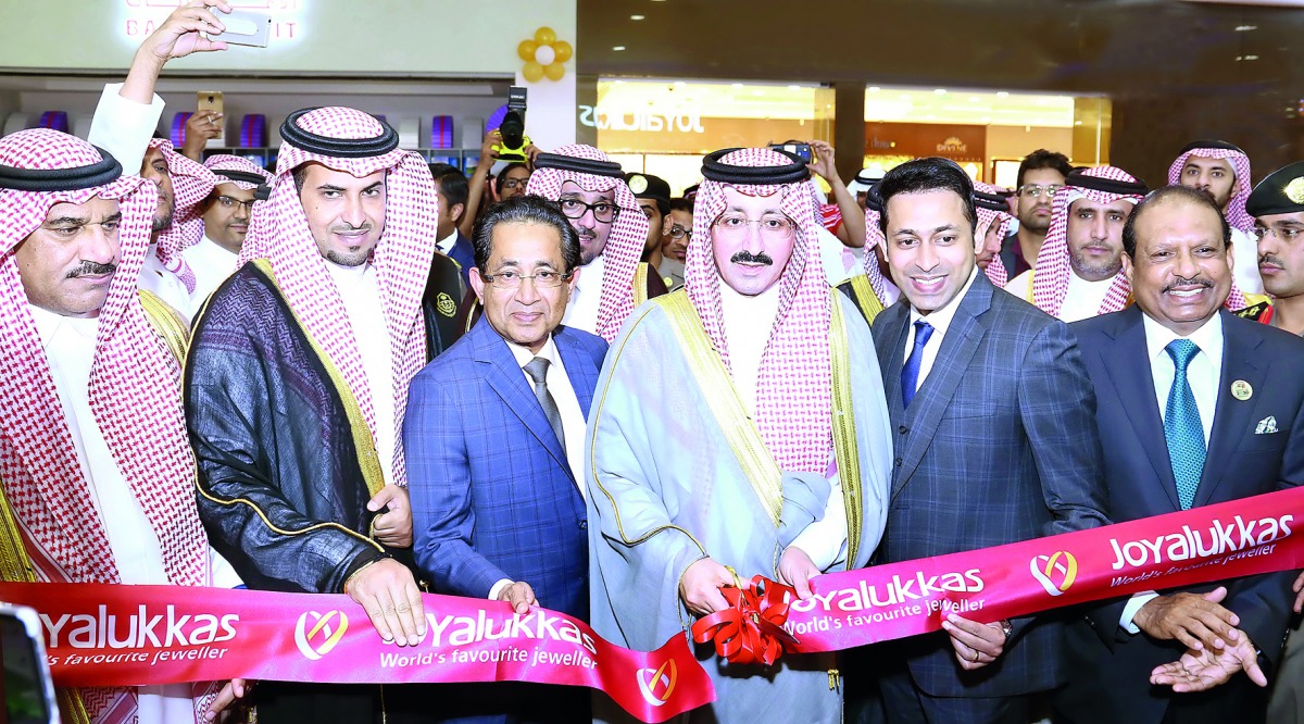 Joyalukkas jewellery officials and honoured guests at the inauguration ceremony in Al Ahsa, Saudi Arabia.