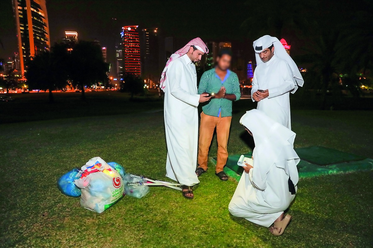 The Ministry of Economy and Commerce officials during an inspection raid.