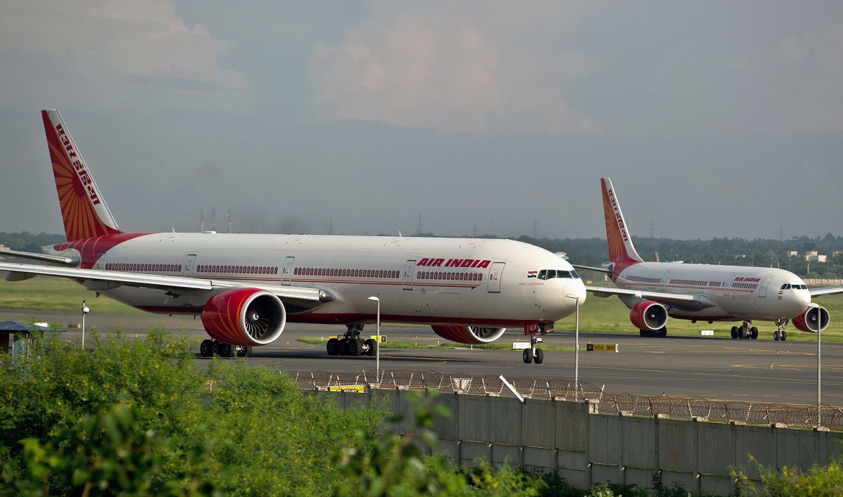Air India planes preparing for take-off at Indira Gandhi International Airport in New Delhi. (AFP / MANAN VATSYAYANA)