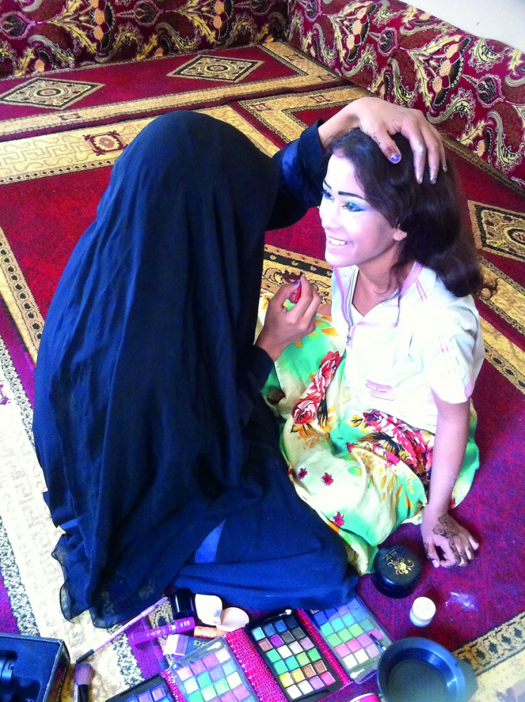 Elham Radman Al Qadasi enrolled in hairdressing and beauty training, that helped her to work from home.