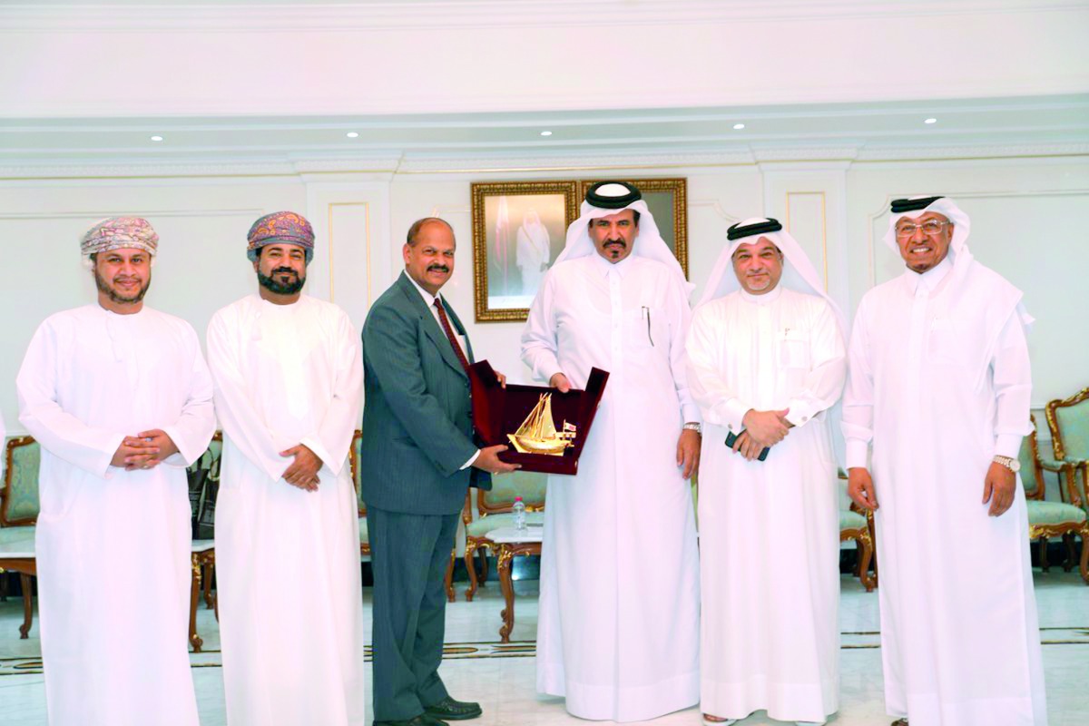 Badrinath (third left), CEO of Zubair Corporation, receiving momento from Mohammed bin Ahmed bin Towar Al Kuwari, Vice Chairman, Qatar Chamber during the visit  of the Omani delegation to the Qatar Chamber.
