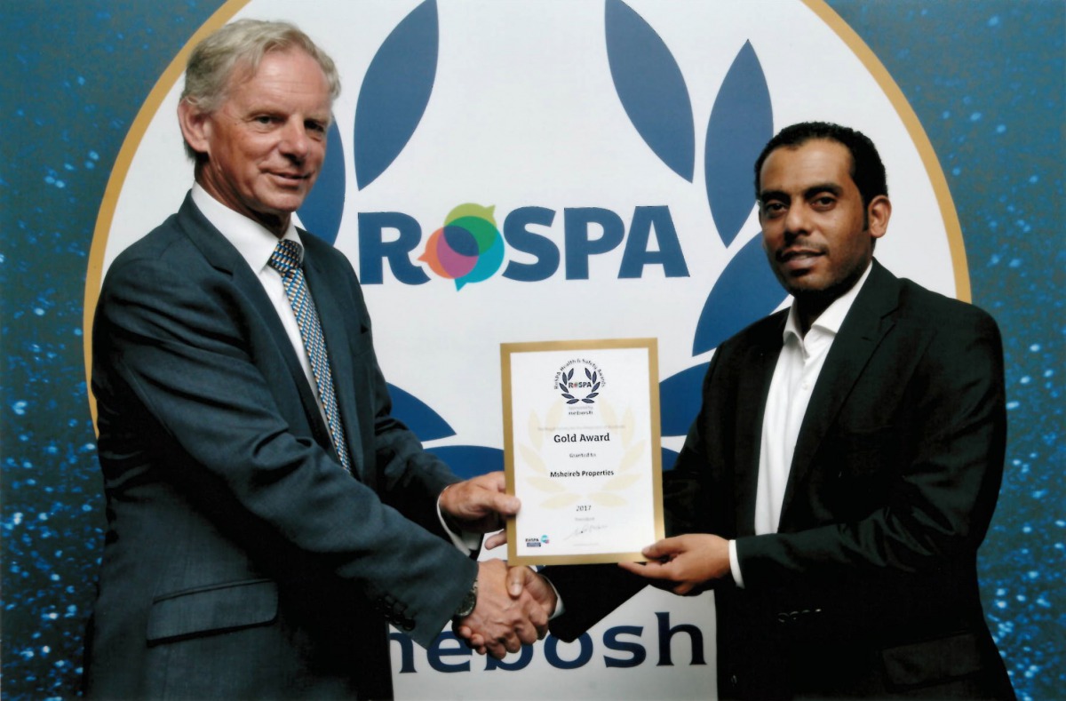 A senior official of the Msheireb Properties receiving the award.