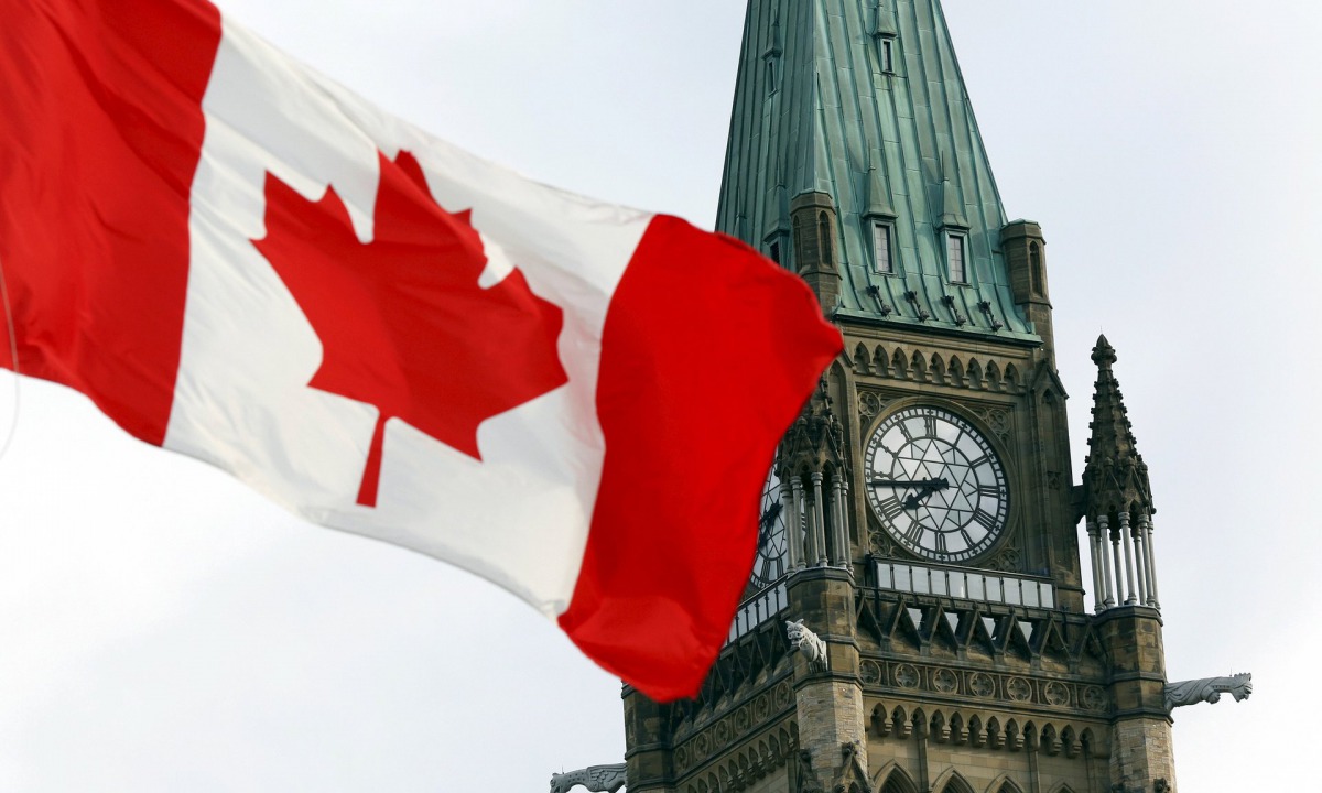 The Canadian flag flies on Parliament Hill in Ottawa (Reuters / Blair Gable) 