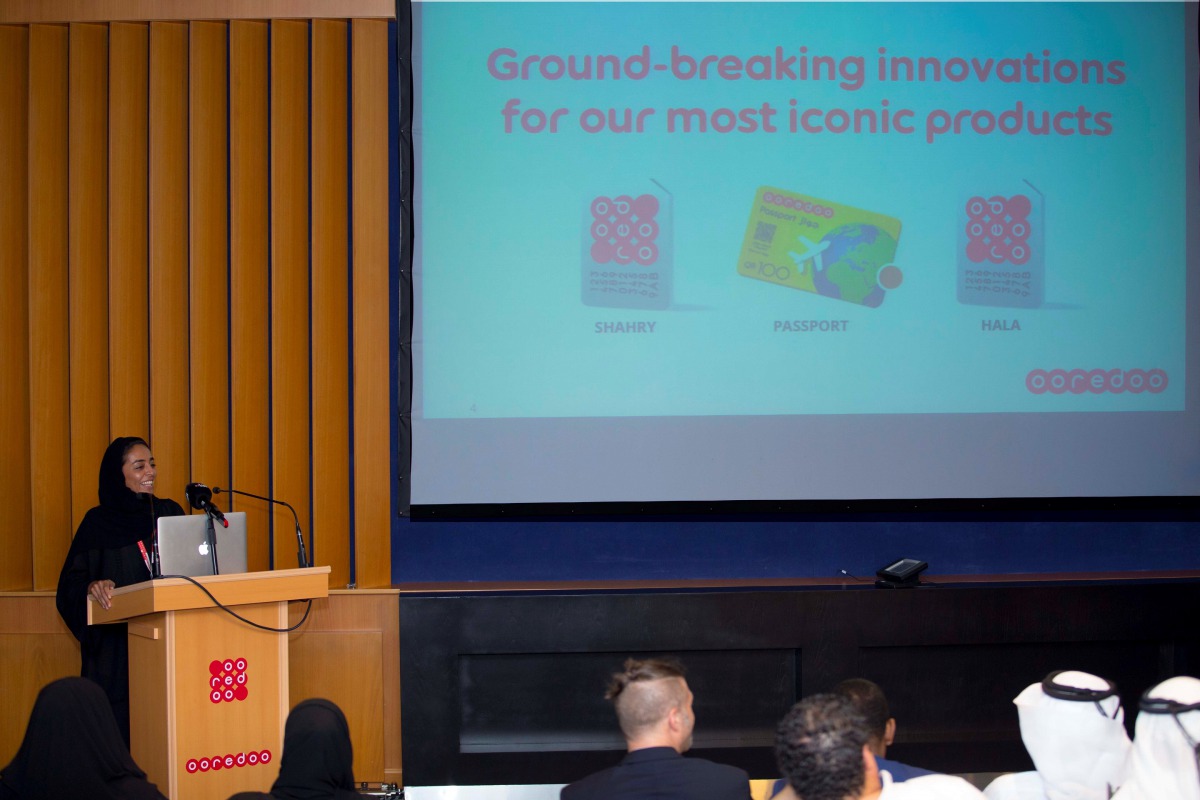 Manar Khalifa Al Muraikhi explaining the new offers added to Ooredoo’s Qatarna pack. 