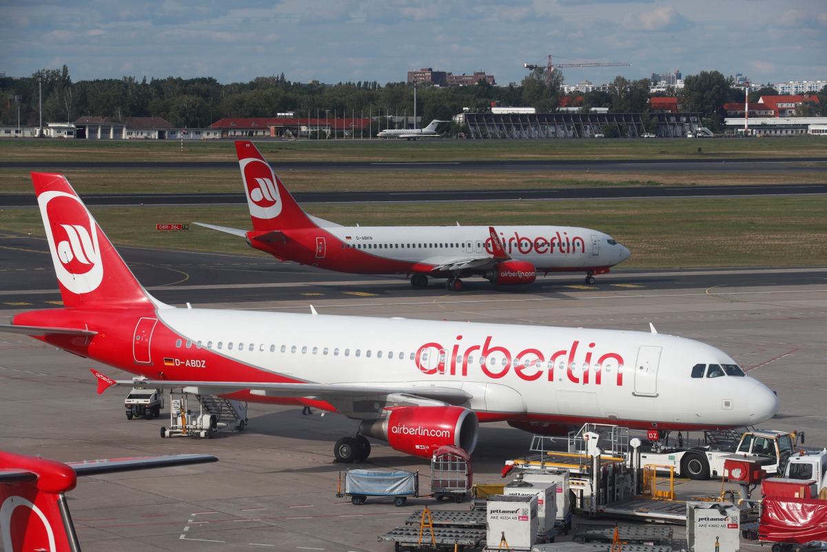 Air Berlin aircrafts are pictured at Tegel airport in Berlin, September 4, 2017 (Reuters / Fabrizio Bensch) 