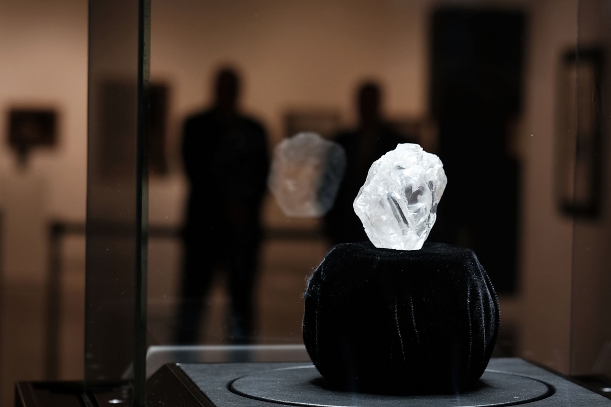 1109-carat rough Lesedi La Rona diamond at Sothebys on May 4, 2016 in New York (Spencer Platt / Getty Images / AFP) 