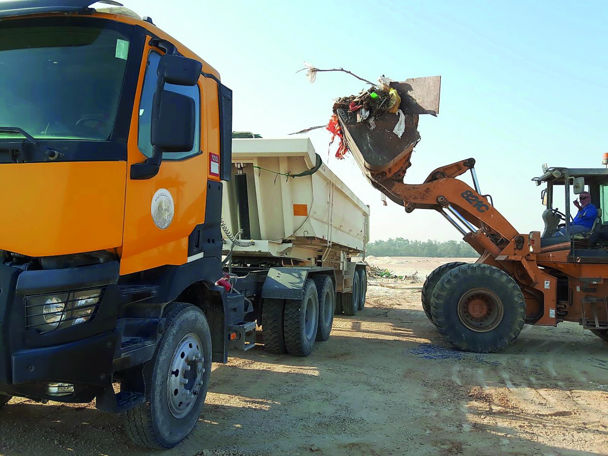 Cleaning campaign taking place in Simsima.