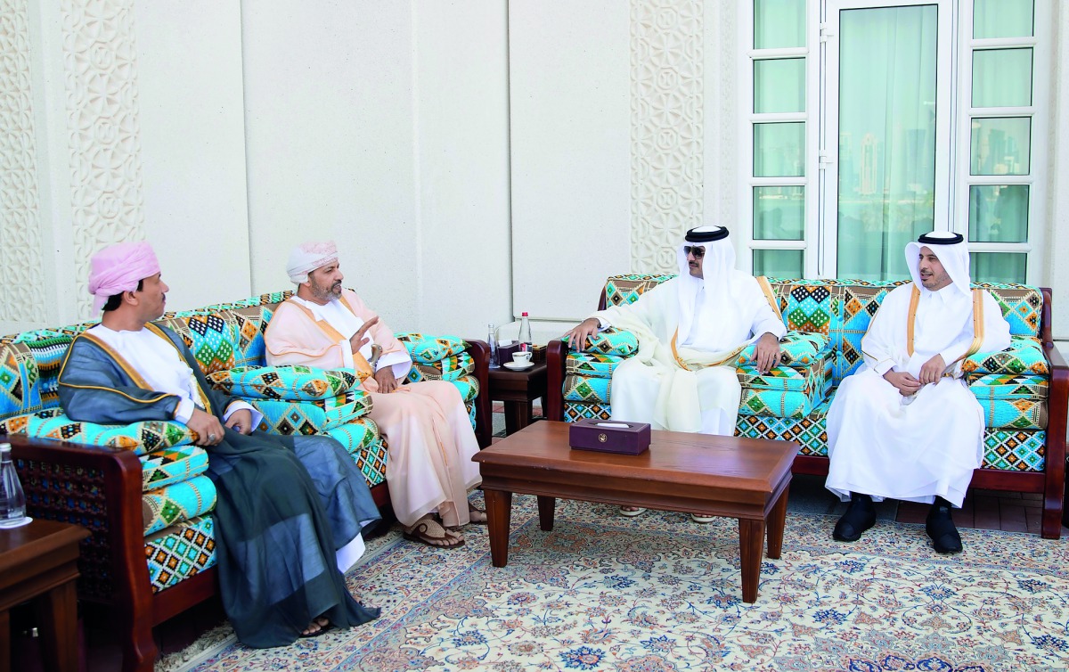 Emir H H Sheikh Tamim bin Hamad Al Thani met yesterday at the Emiri Diwan with Minister of Interior of the fraternal Sultanate of Oman, Sayyid Hamoud bin Faisal bin Said Al Busaidi. Prime Minister and Interior Minister H E Abdullah bin Nasser bin Khalifa 