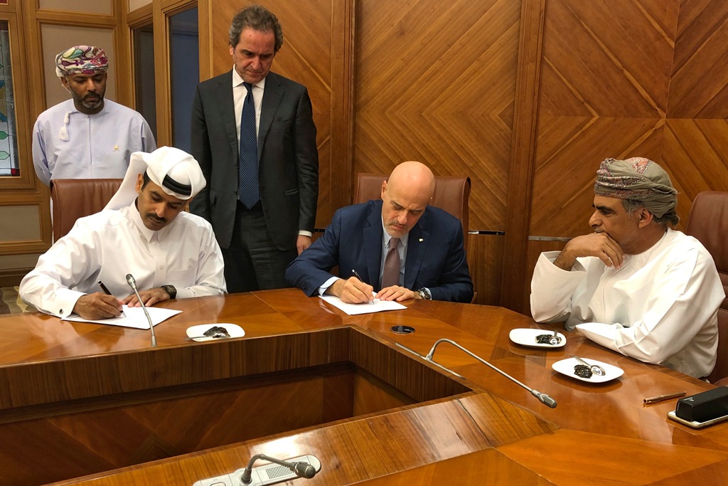President and CEO of Qatar Petroleum Saad Sherida Al Kaabi signing the agreement