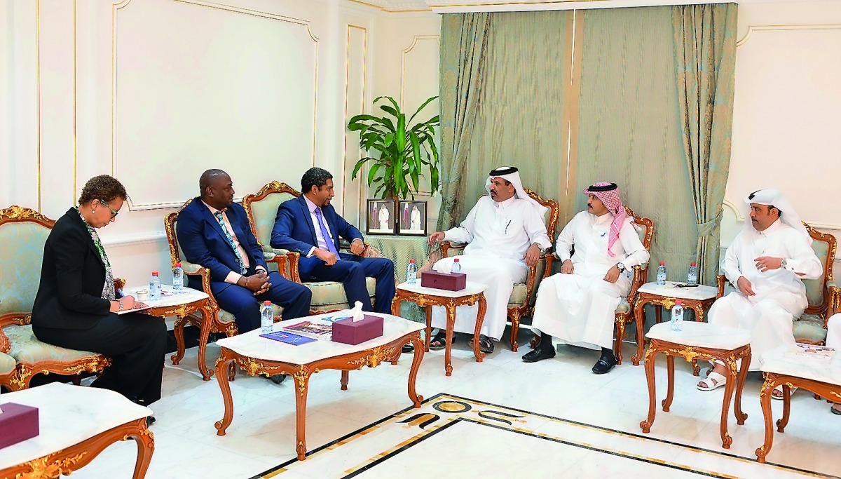 Mohammed bin Ahmed bin Towar Al Kuwari (third right), Vice-Chairman of the Qatar Chamber, yesterday held a meeting with Camilo Gonzalez, Minister of Economic Development of Saint Vincent and the Grenadines and his accompanying delegation at QC headquarter