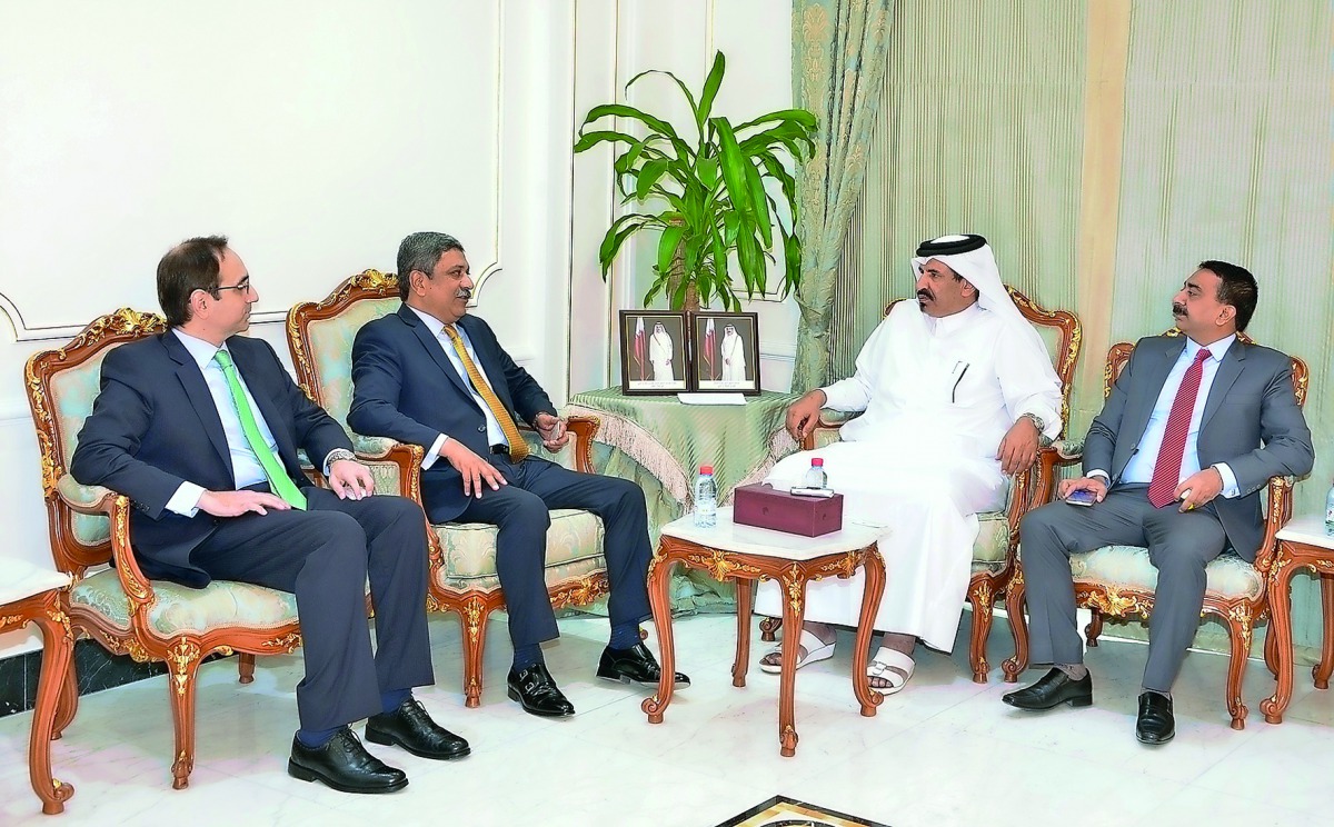 Mohammed bin Ahmed bin Towar Al Kuwari (second right), Vice President of Qatar Chamber, in a meeting with a visitng delegation of Pakistani businessmen, headed by Zahed Latif Khan (second left), Chairman of the Pakistan Chamber of Commerce and Industry-Ra