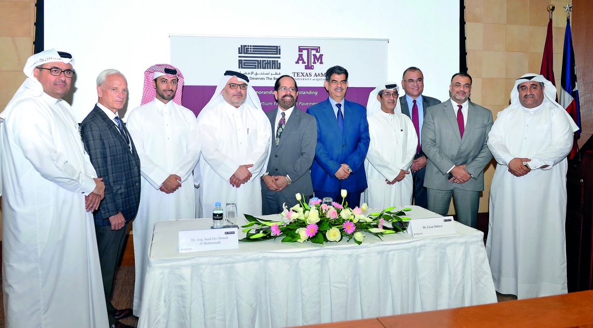 President of Ashghal, Dr Eng Saad bin Ahmad Al Muhannadi (fourth left), with Dean and Chief Operating Officer at Texas A&M University at Qatar, Dr César Octavio Malavé (fifth left), Zachry Professor at Texas A&M University, Dr Eyad Masad, P E (third right