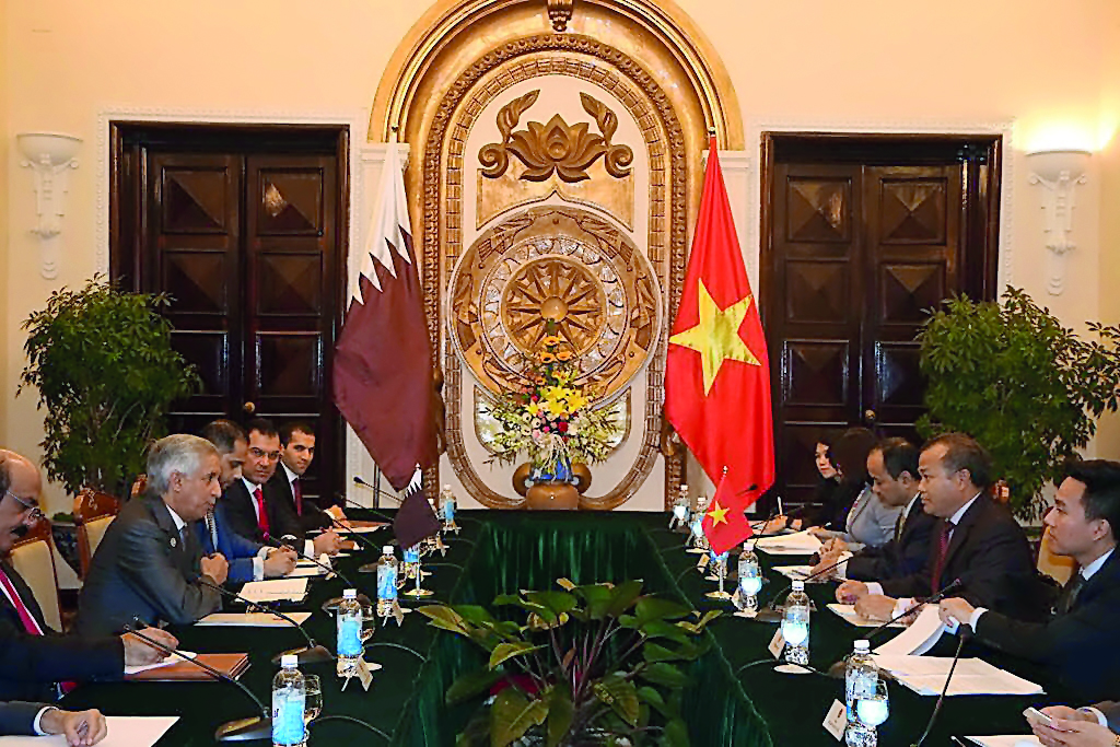 The Qatari and Vietnamese delegation during the meeting.
