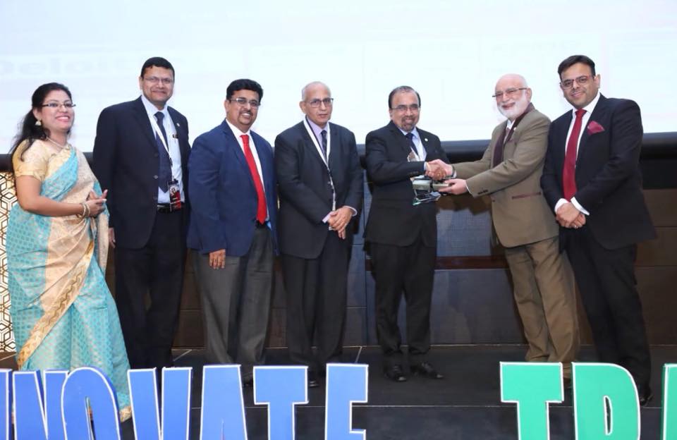 Sundaresan Rajeswar (third  right), Teyseer Group internal auditor, receiving the CA Dilip Thakker CA Professional Achiever Award 2017 from the award committee members.