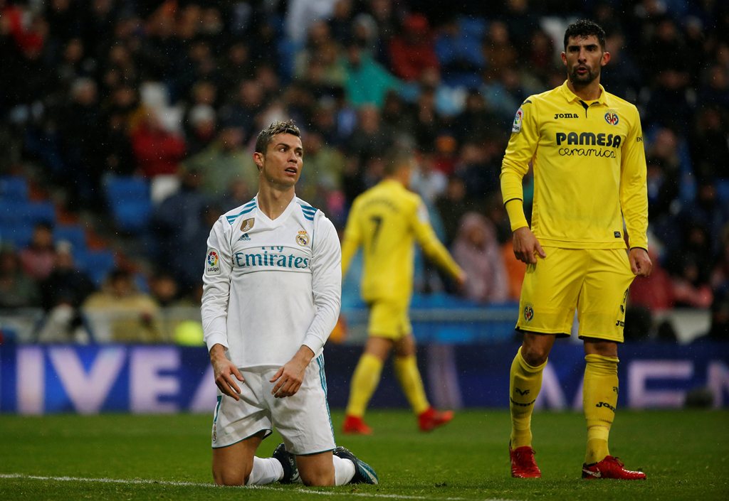 Real Madrid’s Cristiano Ronaldo reacts as Villarreal's Alvaro Gonzalez looks on. REUTERS/Javier Barbancho