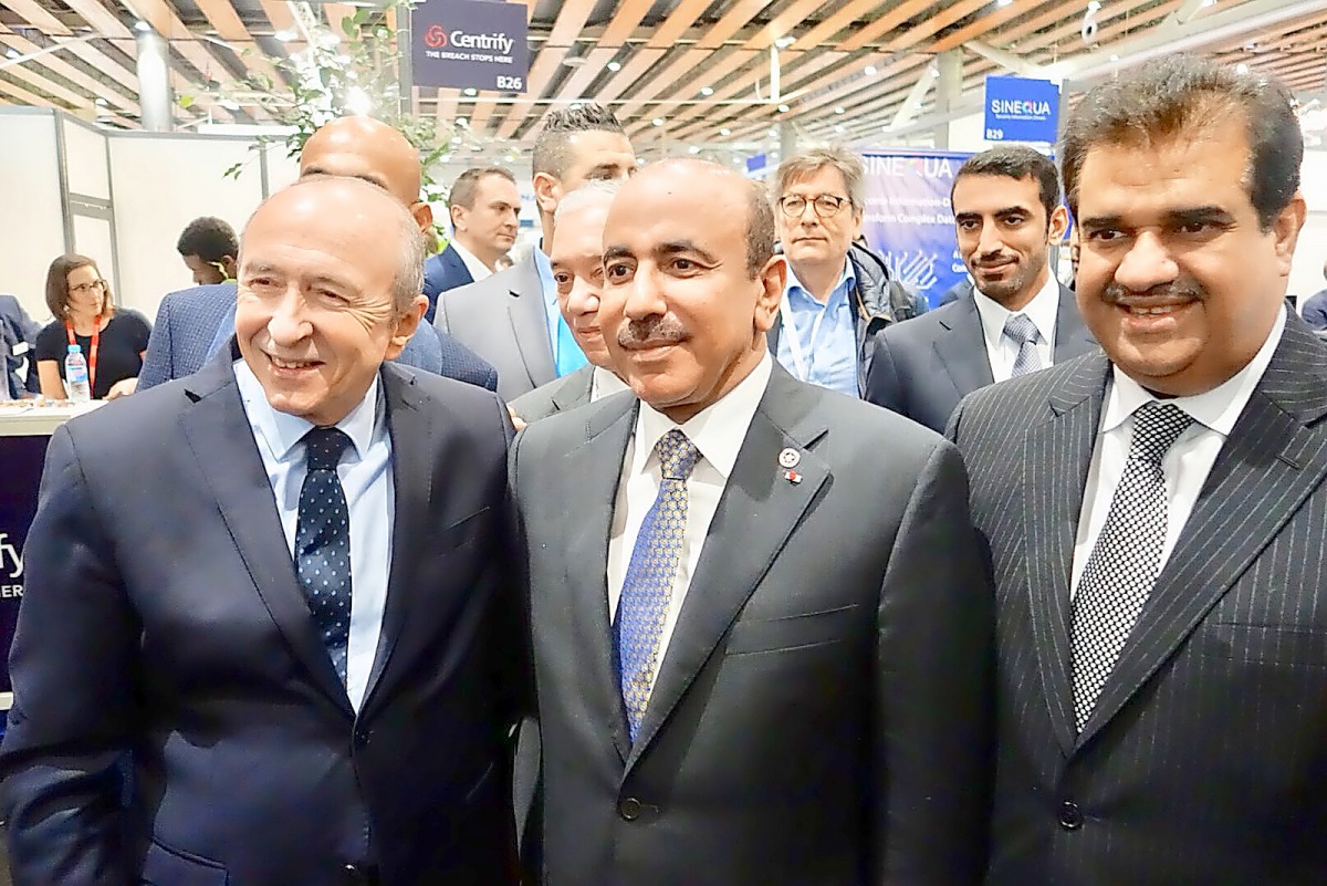 Minister of Transport and Communications H E Jassim bin Saif Al Sulaiti with other officials during the forum.