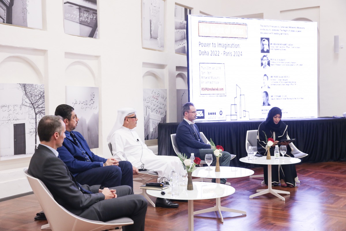 Experts and panellists during the conference. 