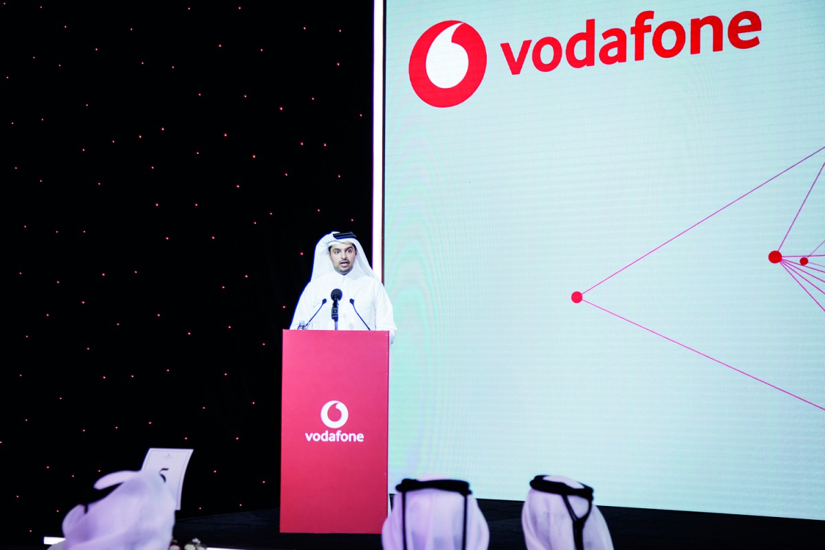 Vodafone Qatar’s CEO, Sheikh Hamad bin Abdullah Al Thani, speaks at the Innovation Day event. 