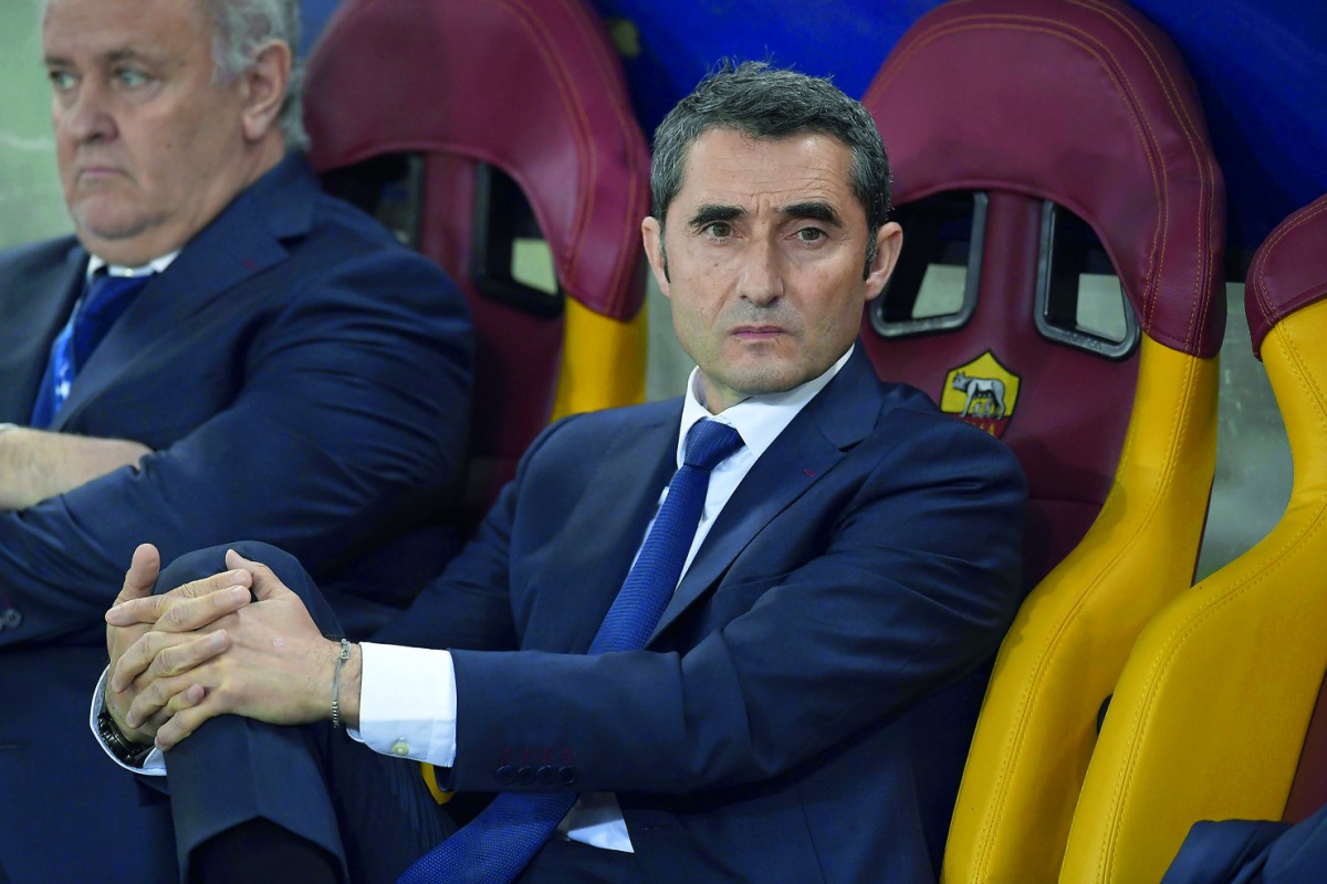 FC Barcelona's Spanish head coach Ernesto Valverde looks on prior to the UEFA Champions League quarter-final second leg football match between AS Roma and FC Barcelona at the Olympic Stadium in Rome on April 10, 2018.  AFP / Lluis Gene