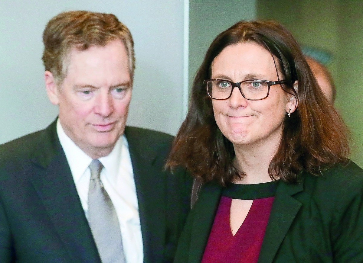 US Trade Representative Robert Lighthizer and European Trade Commissioner Cecilia Malmstrom take part in a meeting to discuss steel overcapacity, in Brussels, Belgium March 10, 2018. Reuters/Stephanie Lecocq 