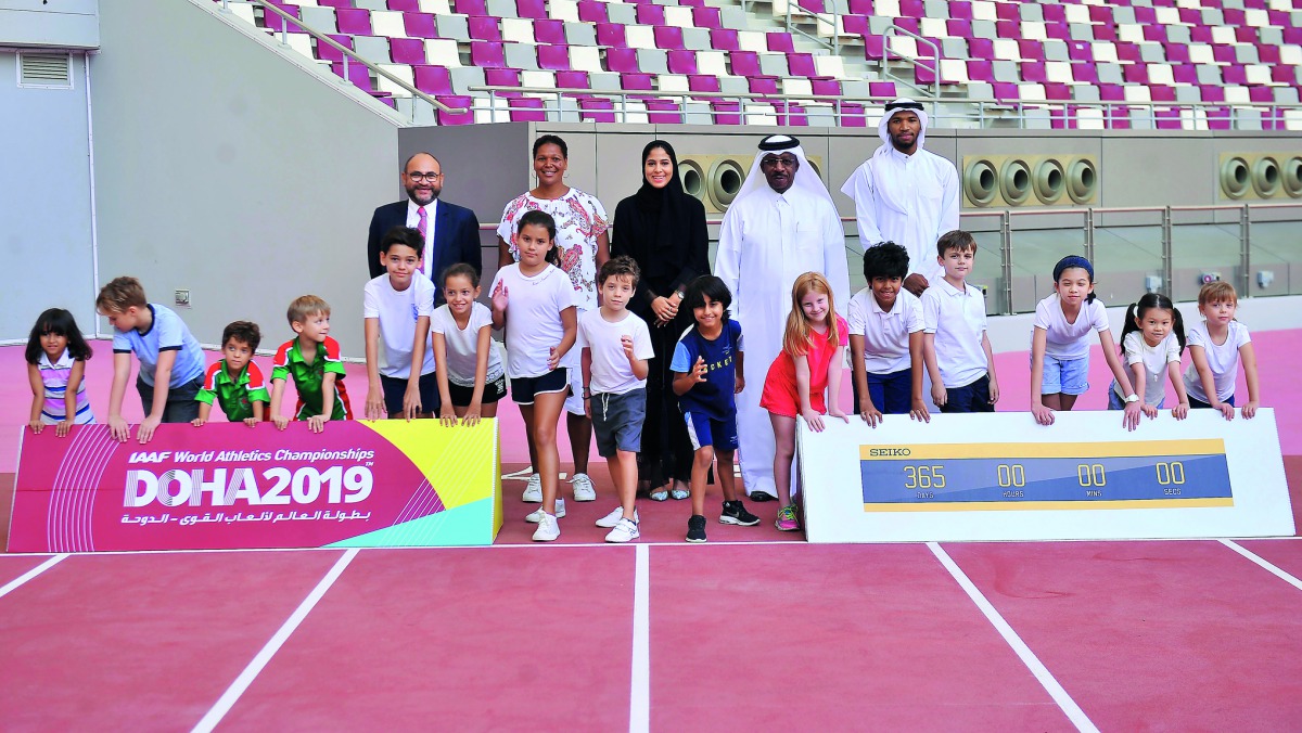 Dahlan Al Hamad (second right), Vice-President and Director General of IAAF WCH Doha 2019 Orgnising Committee and Vice-President of the IAAF, Dr Saud Abdula Ghani (left), Professor at the College of Engineering at Qatar University, Aretha Thurmond (second