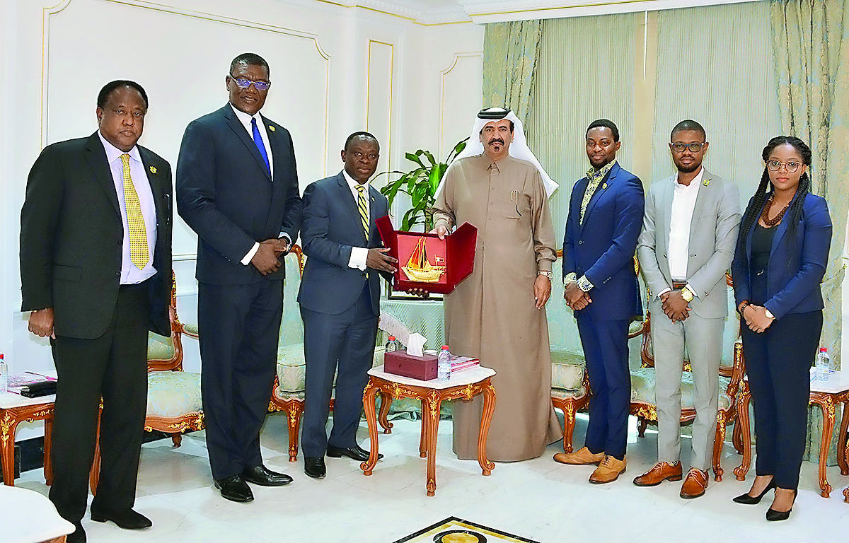 Qatar Chamber’s First Vice-Chairman Mohamed bin Ahmed bin Towar Al Kuwari and the visiting trade delegation from Ghana, at QC headquarters.