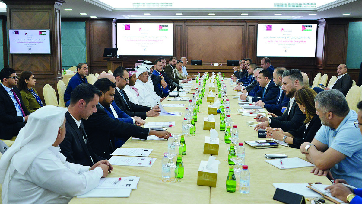 Qatar Chamber officials holding discussions with the visiting Jordanian delegation.