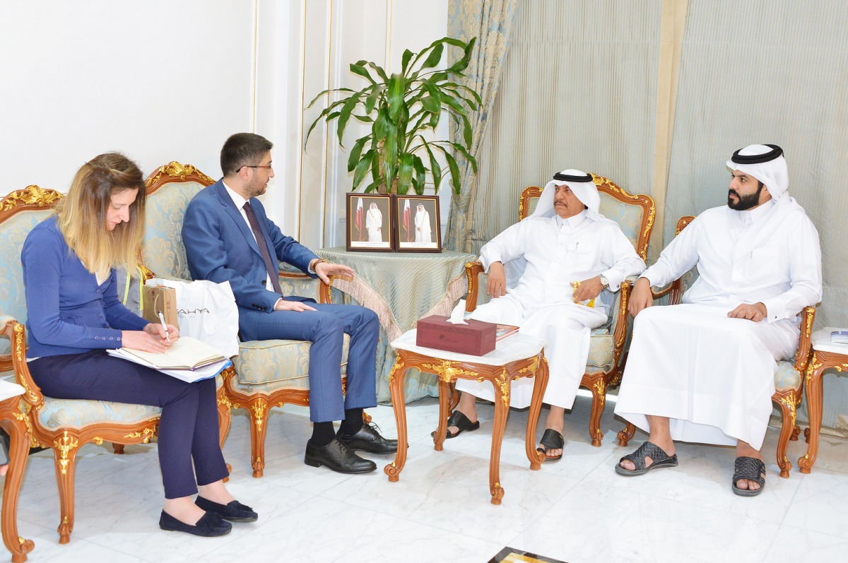 Senior officials of Qatar Chamber (QC), with the visiting members of an official delegation from the Turkish Ministry of Family, Labour and Social Services headed by Ali Ibi, Deputy Director of the Department of Foreign Relations, at the QC headquarters. 